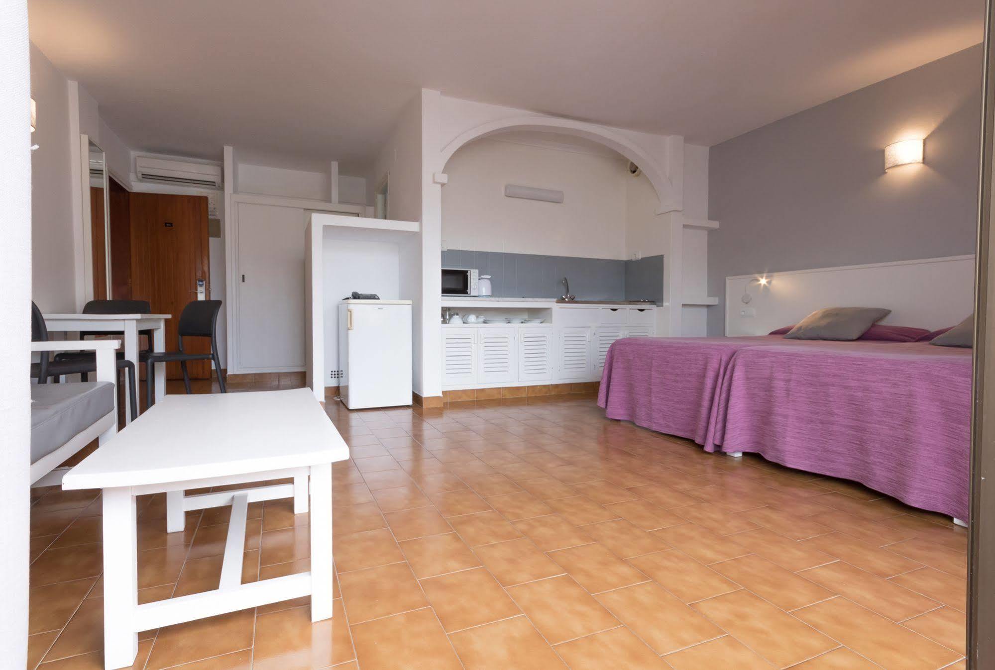 Apartamentos Orosol 2 By Typic Hotels San Antonio  Exterior photo